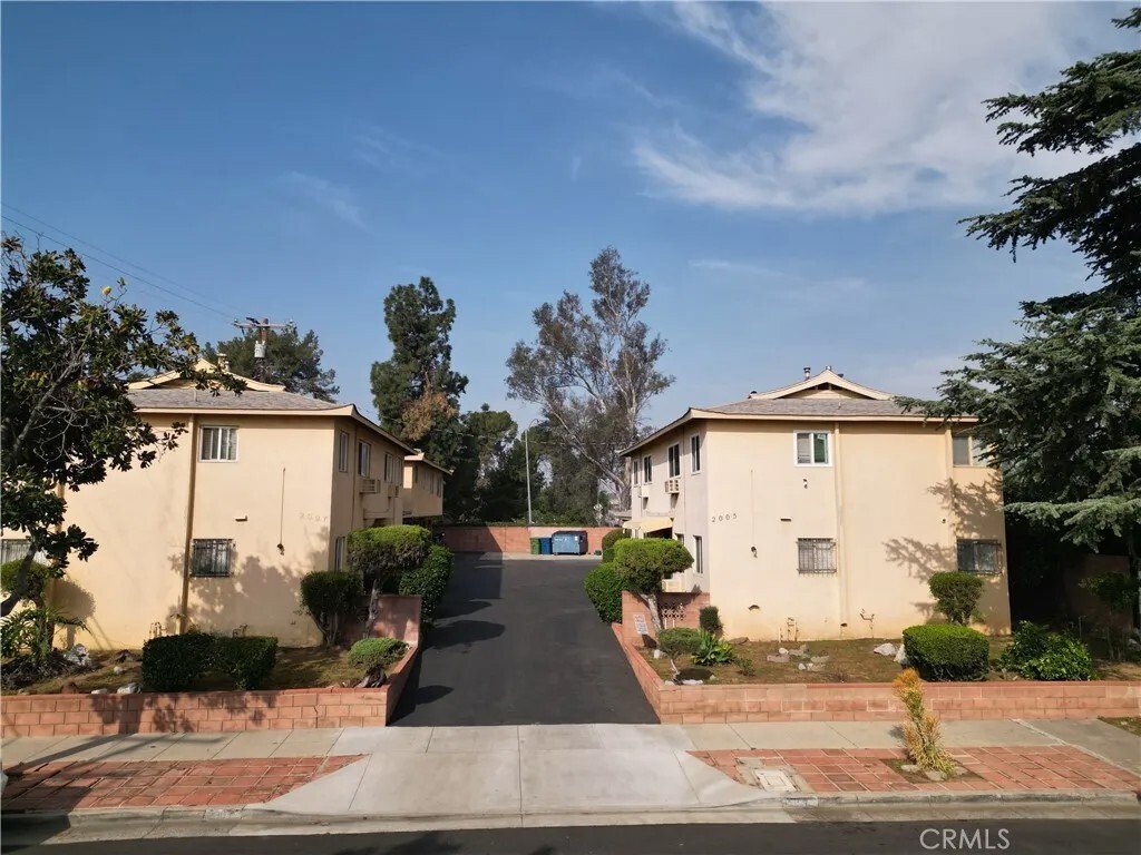 Alhambra, California, United States 1 - 17607150