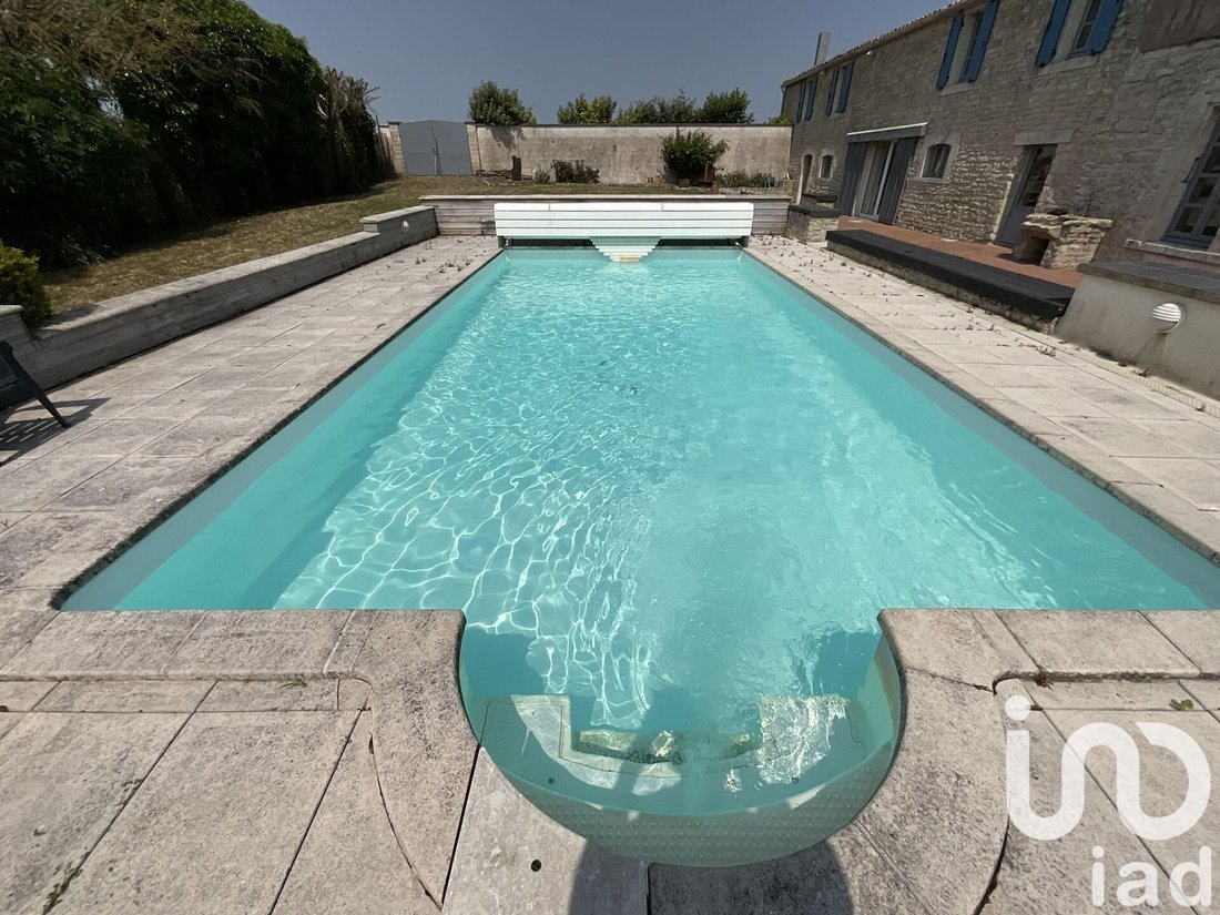 House in Sainte-Soulle, Nouvelle-Aquitaine, France 1 - 15761117