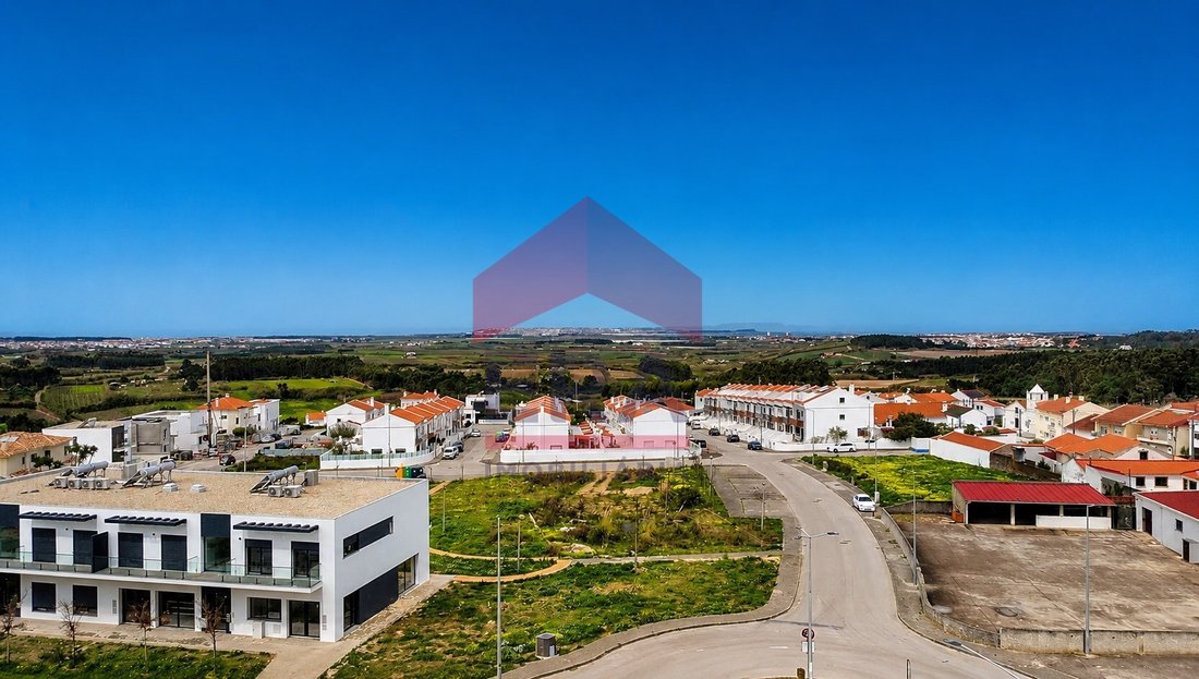 Land in Atouguia da Baleia, Leiria District, Portugal 1 - 16885539