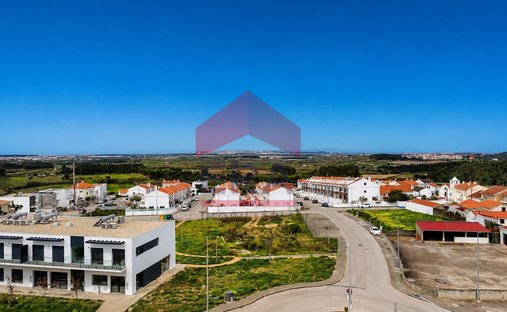 Land in Atouguia da Baleia, Leiria, Portugal 1
