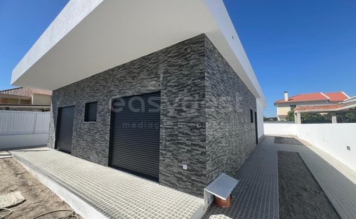 House in Fernao Ferro, Setubal, Portugal 1