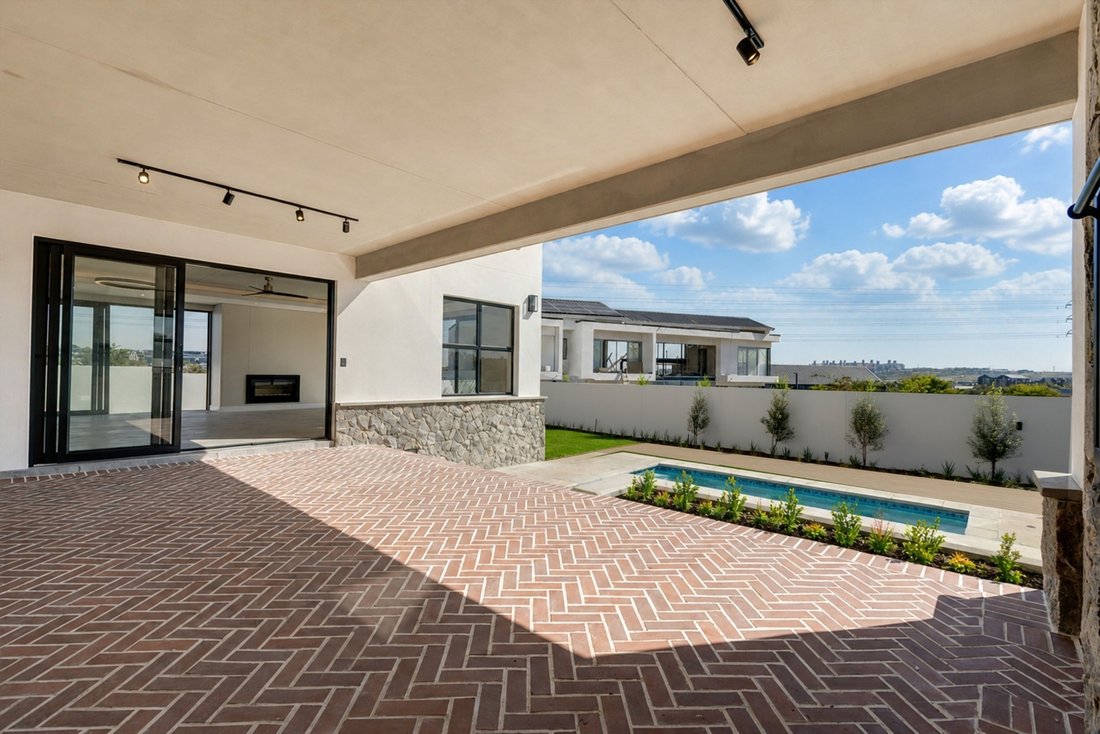House in Sandton, Gauteng, South Africa 4 - 16183729