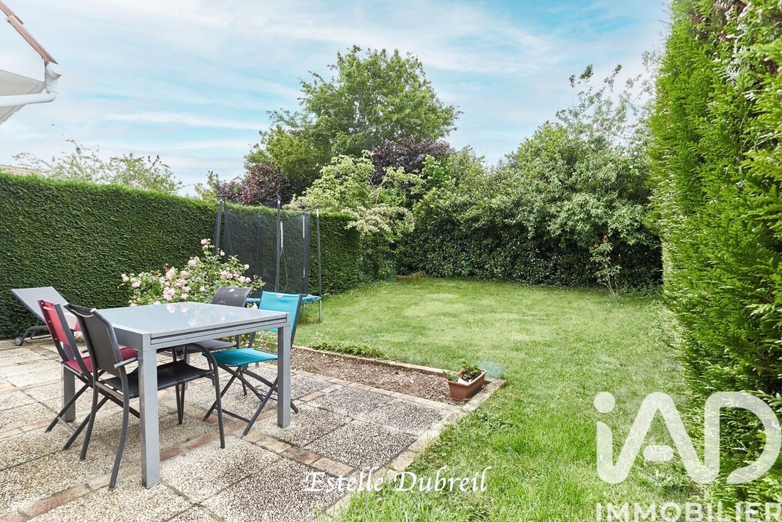House in Montigny-le-Bretonneux, Ile-de-France, France 2 - 17980817