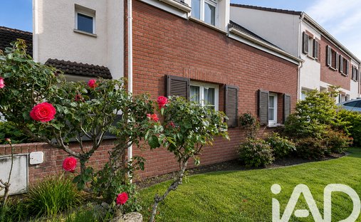 House in Montigny-le-Bretonneux, Ile-de-France, France 1