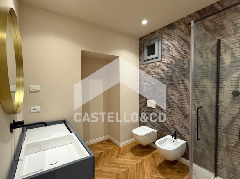 Apartment in Historic Center, Desenzano del Garda, Lombardy 2 - 17978428