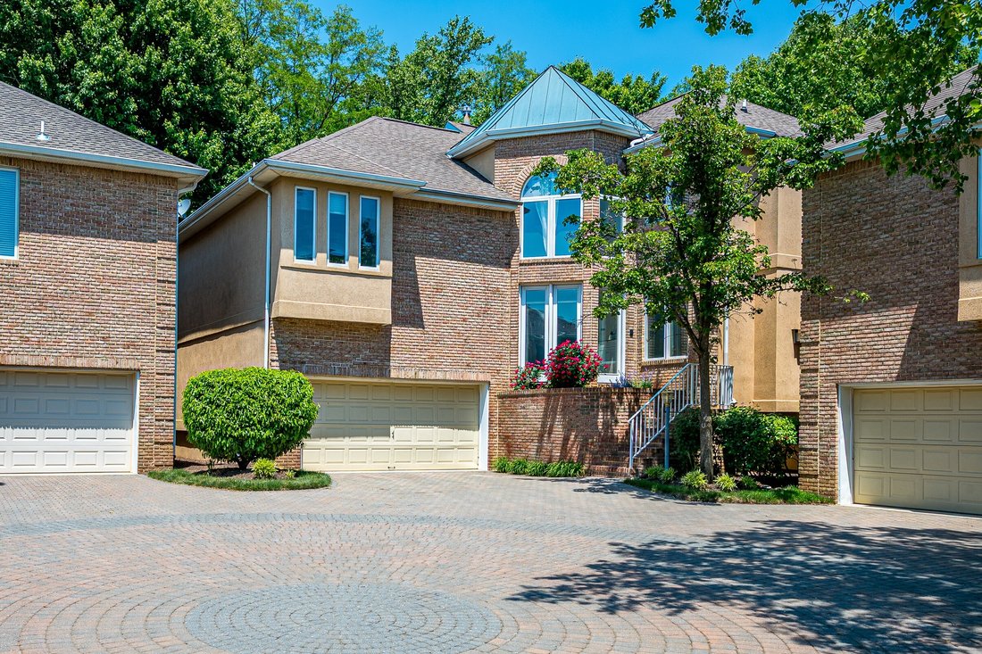 House in Holmdel, New Jersey, United States 1 - 17976710