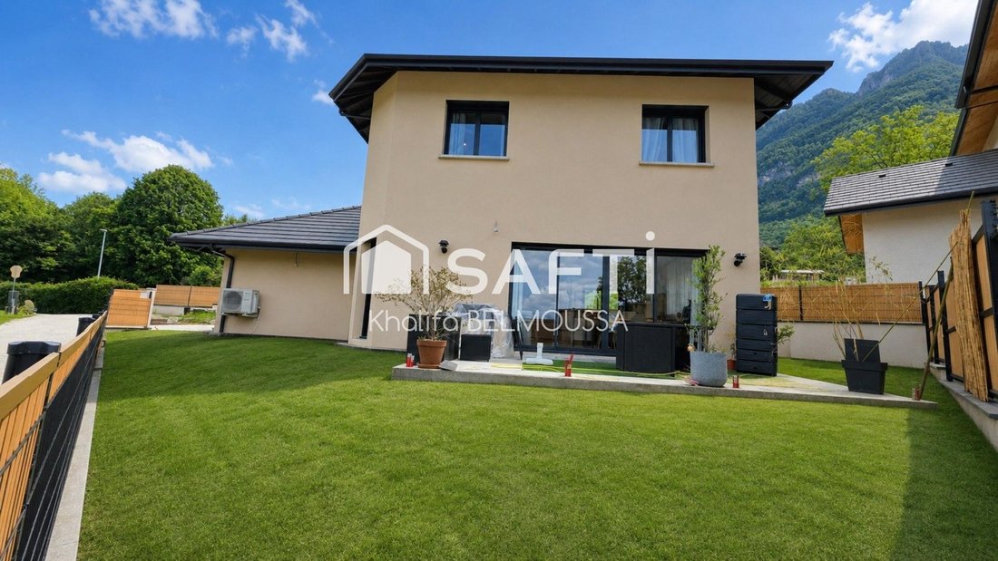 House in Drumettaz-Clarafond, Auvergne-Rhône-Alpes, France 1 - 17977835