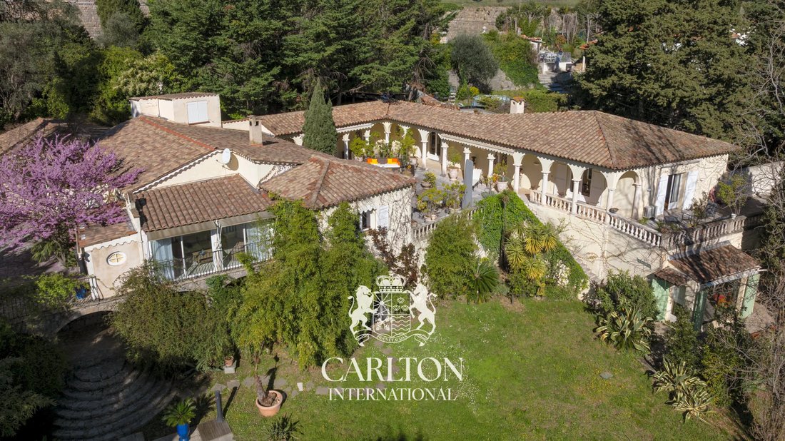Villa en Grasse, Provenza-Alpes-Costa Azul, Francia 2 - 17558433