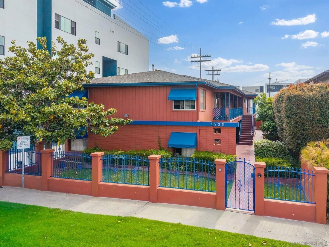 San Diego, California, United States 1 - 17975426