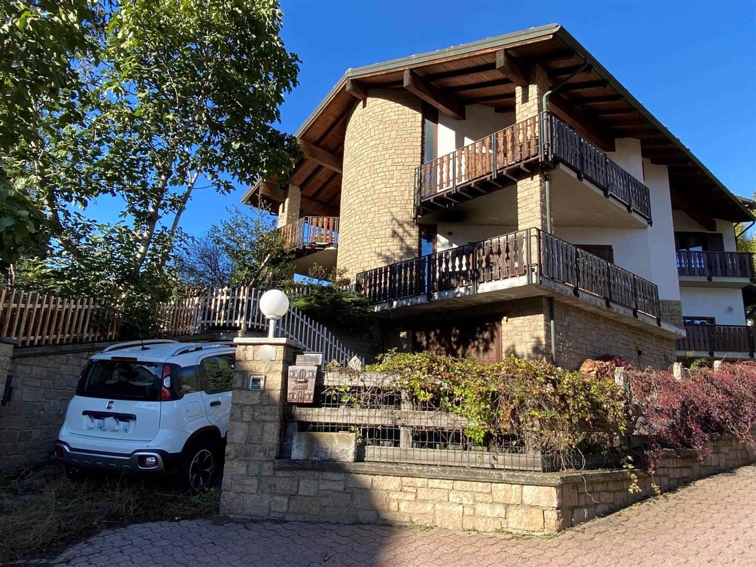 Villa in Nus, Aosta Valley / Vallée d'Aoste, Italy 3 - 17979913