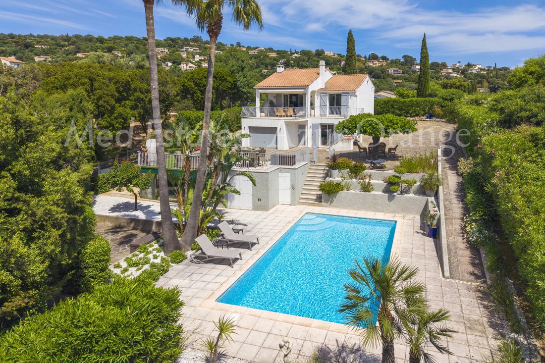Villa in La Croix-Valmer, Provence-Alpes-Côte d'Azur, France 1 - 17974972