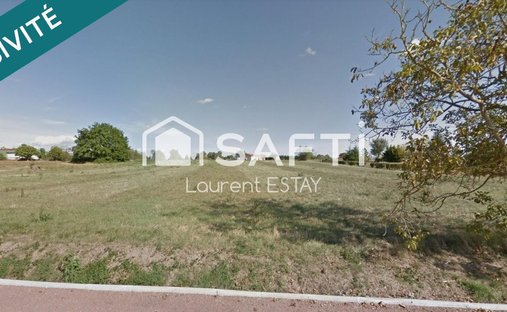Land in Montech, Occitania, France 1
