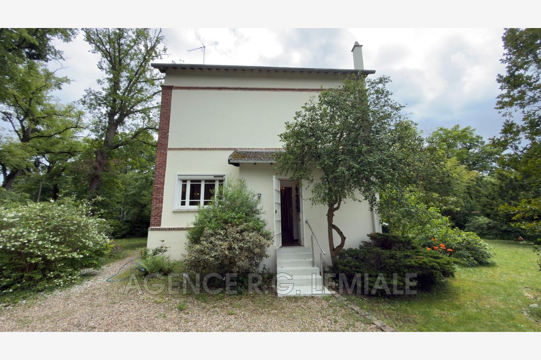 Villa in Napoleon, Maisons-Laffitte, France 2 - 17976292