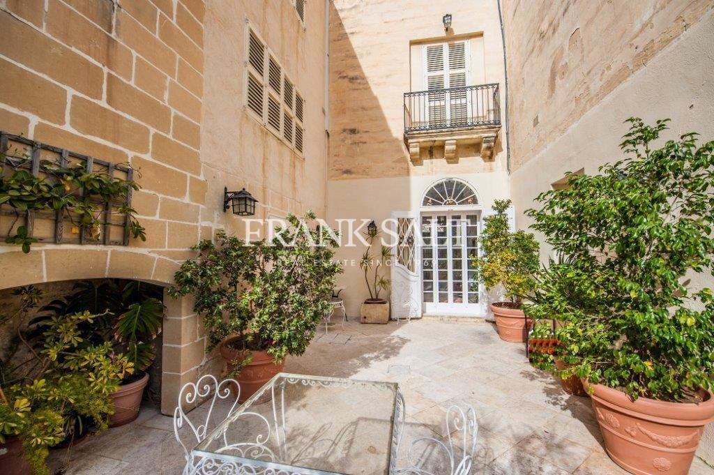 Townhouse in Saint Julian's, Malta 2 - 15671953