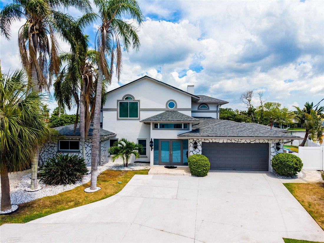 House in Largo, Florida, United States 1 - 17979485