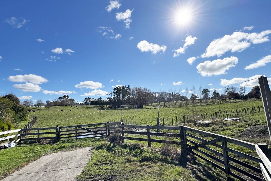 House in Dairy Flat, Auckland, New Zealand 2 - 17981250