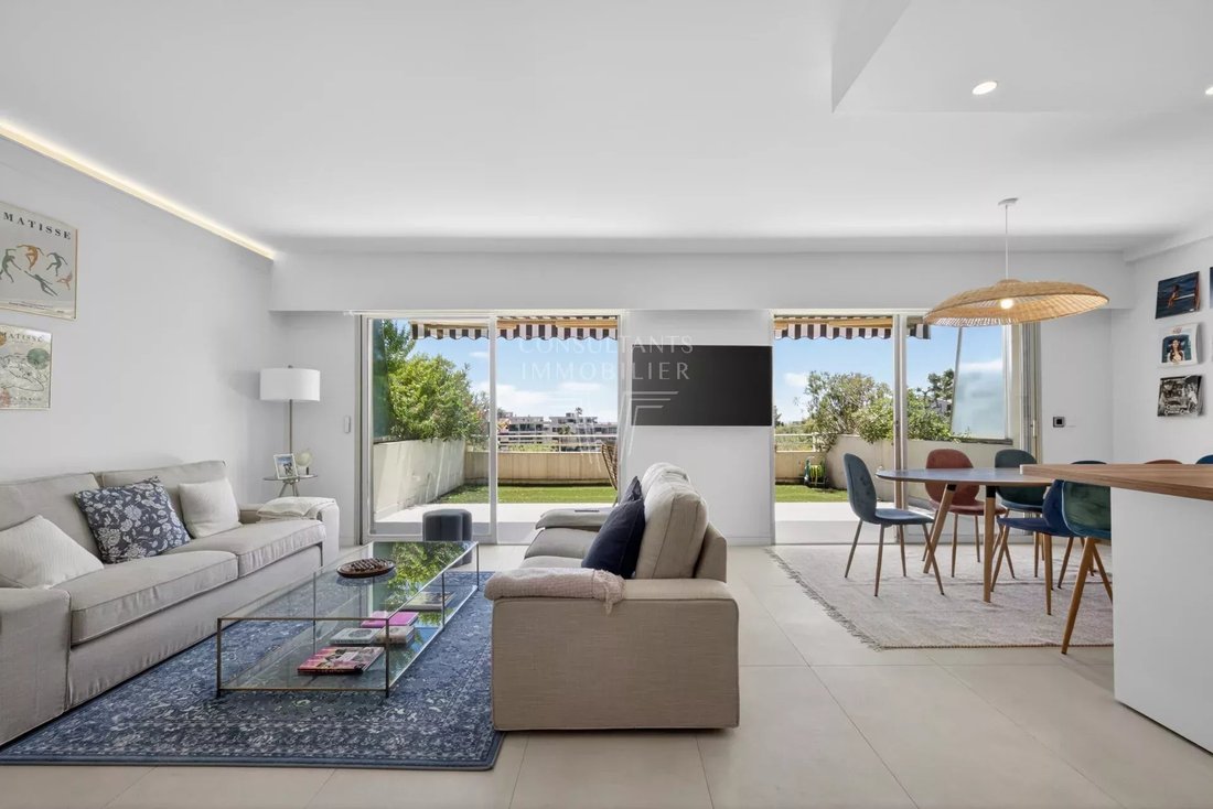 Apartment in Cannes, Provence-Alpes-Côte d'Azur, France 3 - 17976568