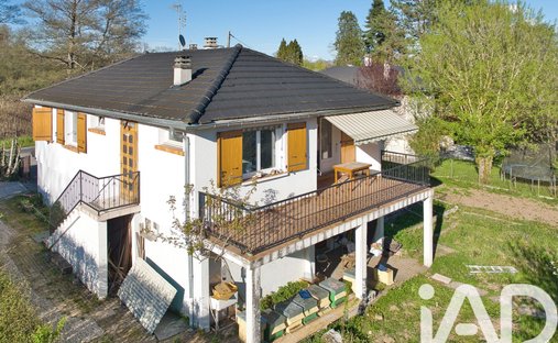 House in Ouest, Saint-Genis-Pouilly, France 1