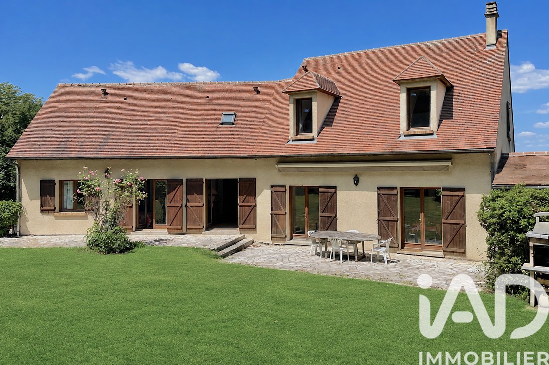 House in Jonchere-Malmaison-Saint Cucufa, Rueil-Malmaison, France 2 - 17980848