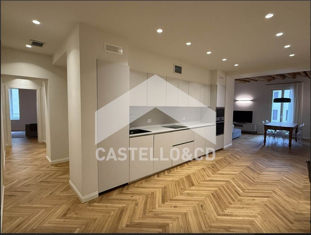 Apartment in Historic Center, Desenzano del Garda, Lombardy 5 - 17978428