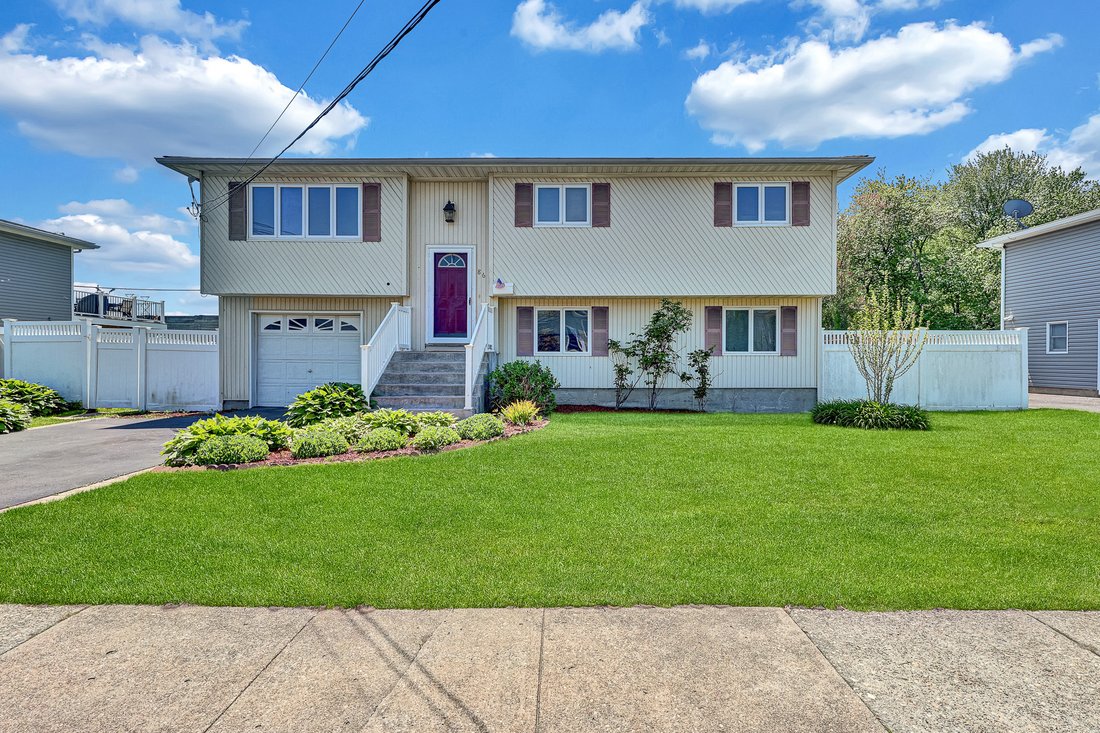 House in West Islip, New York, United States 2 - 17974698