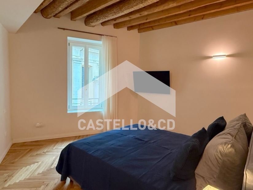 Apartment in Historic Center, Desenzano del Garda, Lombardy 4 - 17978428