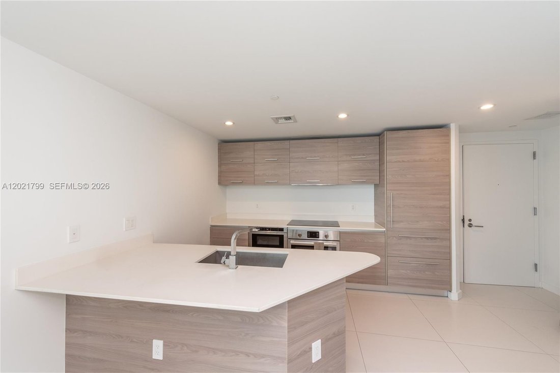 Condo in Miami, Florida, United States 3 - 17979447