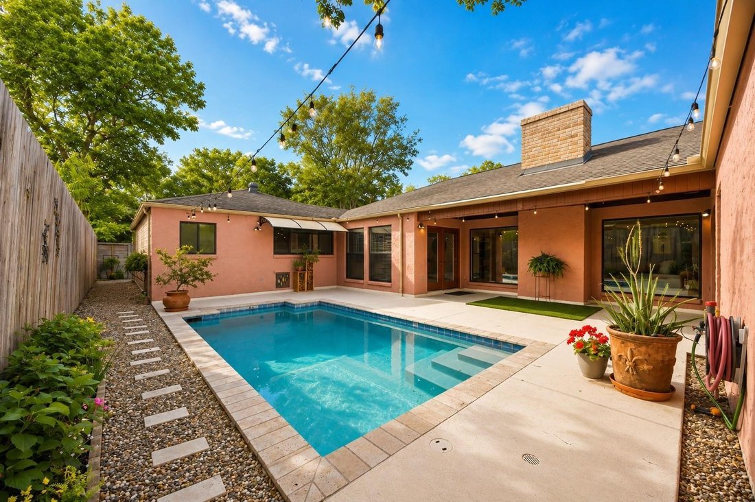 House in Houston, Texas, United States 5 - 17980172