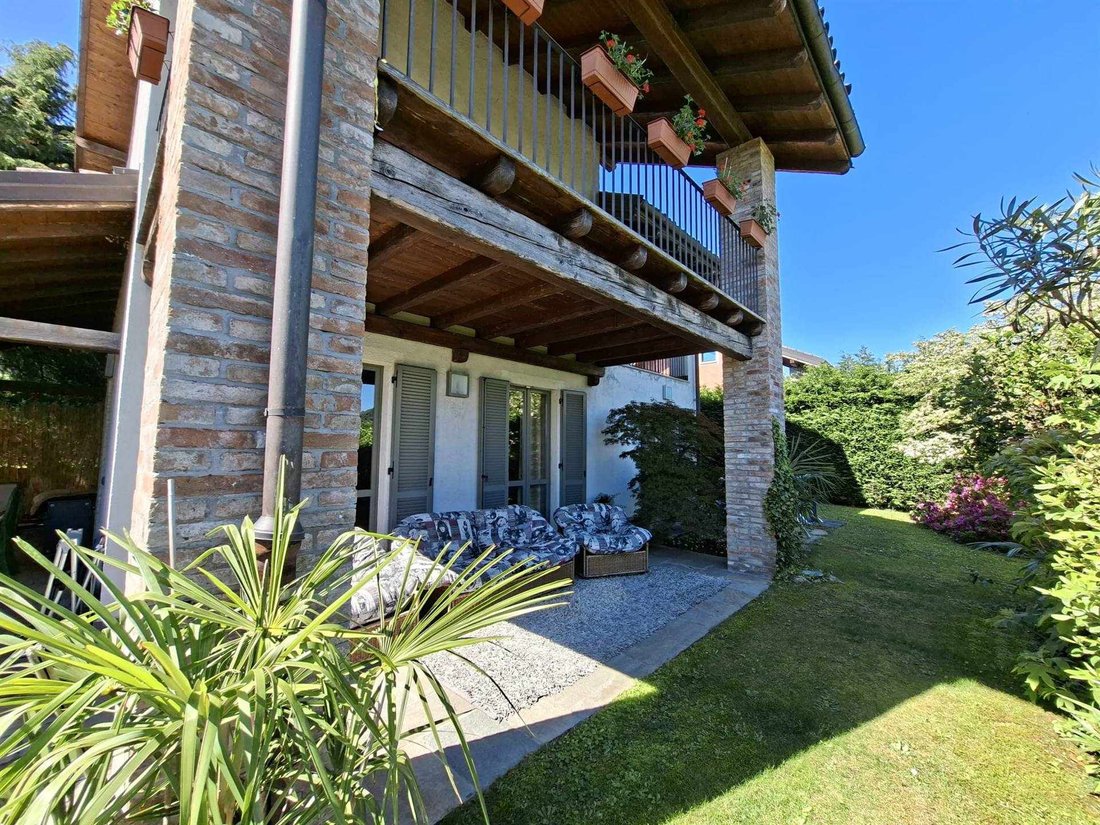Villa in Arona, Piedmont, Italy 3 - 17980030