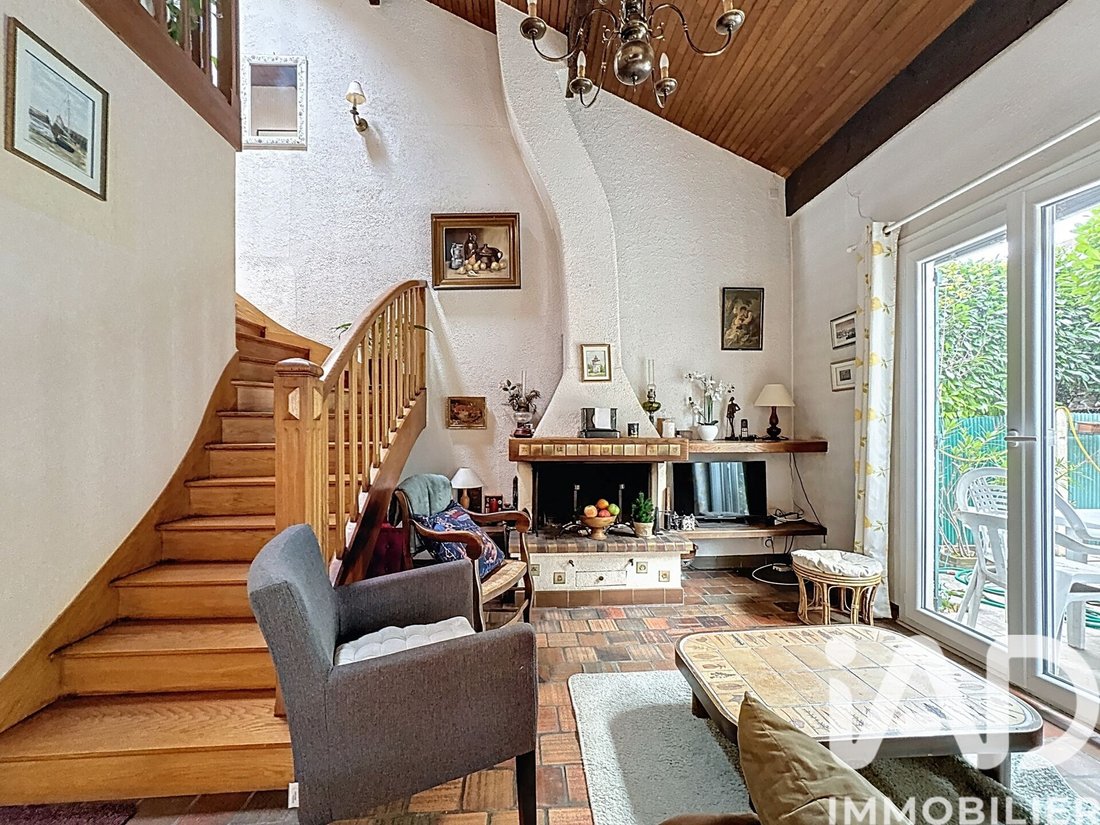 House in Nord Ouest, Le Mesnil-le-Roi, France 5 - 17980845