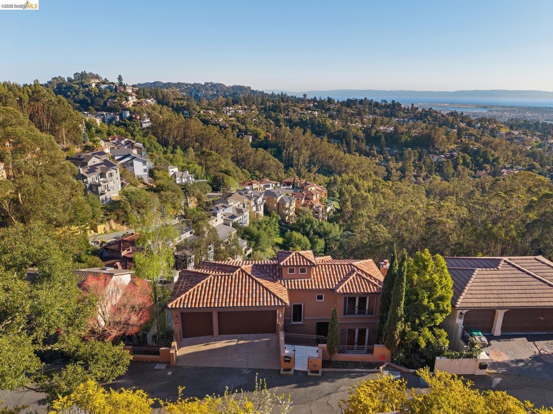 House in Oakland, California, United States 3 - 17979302