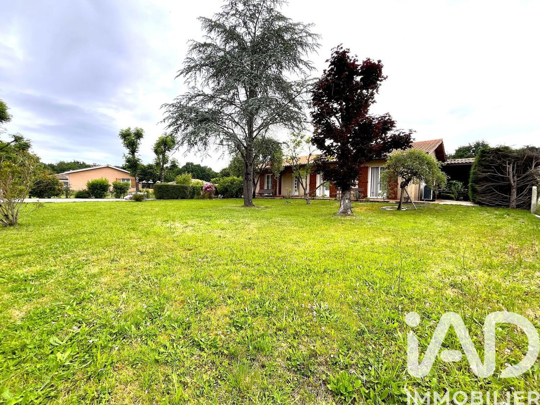 House in Saint-Aubin-de-Medoc, Nouvelle-Aquitaine, France 4 - 17980816