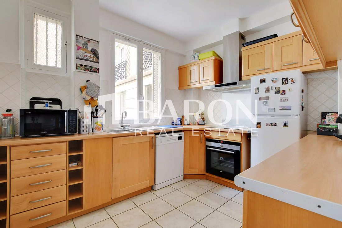 Apartment in Clichy-Trinité, Paris 9e Arrondissement, Paris 3 - 17976815