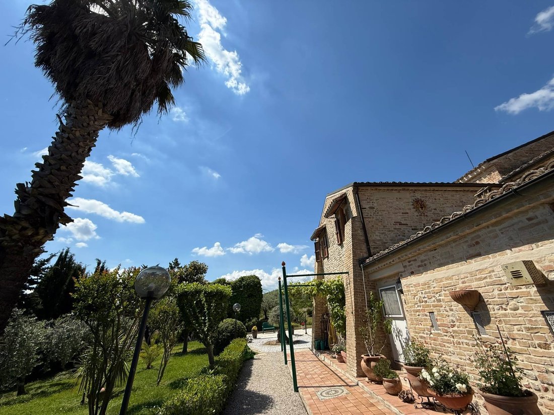 Country House in Colle Taffone, Marche, Italy 2 - 17634338