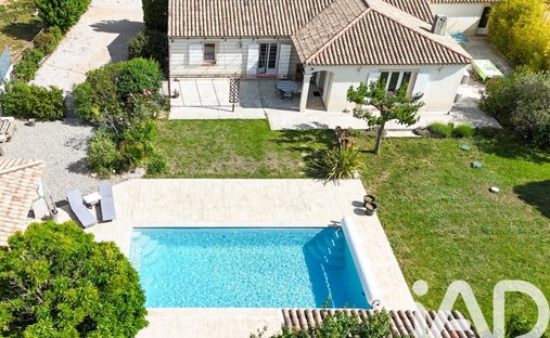 House in Sud Sud, Saint-Maximin-la-Sainte-Baume, France 1