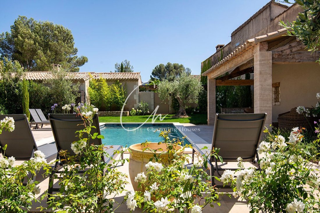 Villa in Eygalières, Provence-Alpes-Côte d'Azur, France 2 - 17976314