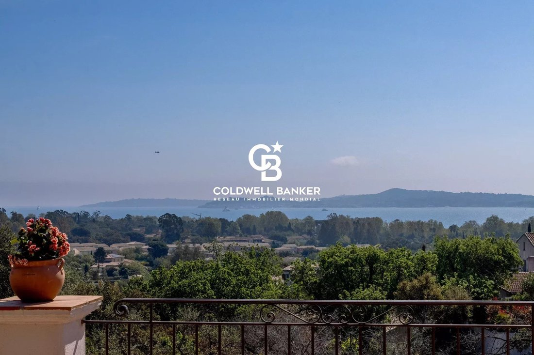 Villa in Grimaud, Provence-Alpes-Côte d'Azur, France 1 - 17976751