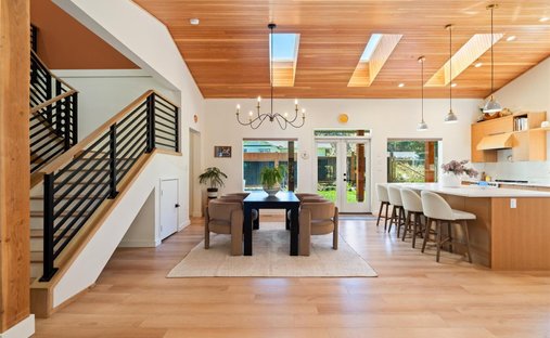 House in Shawnigan Lake, British Columbia, Canada 1