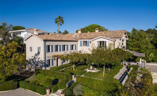 Villa in Antibes, Provence-Alpes-Côte d'Azur, France 1