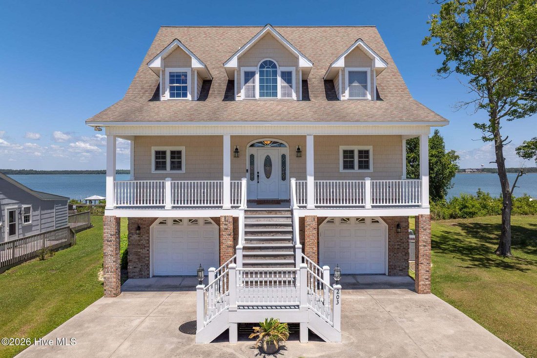 House in North Topsail Beach, North Carolina, United States 1 - 17977260