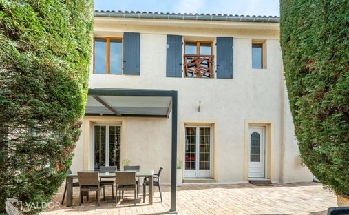 Residenza a Anse, Auvergne-Rodano-Alpi, Francia 1