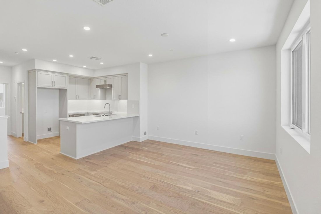 Townhouse in East Palo Alto, California, United States 5 - 17979166