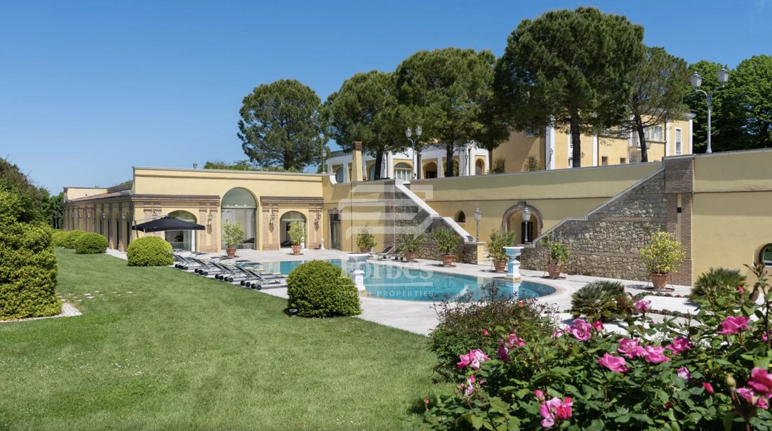 Villa in Bertinoro, Emilia-Romagna, Italy 1 - 17976759