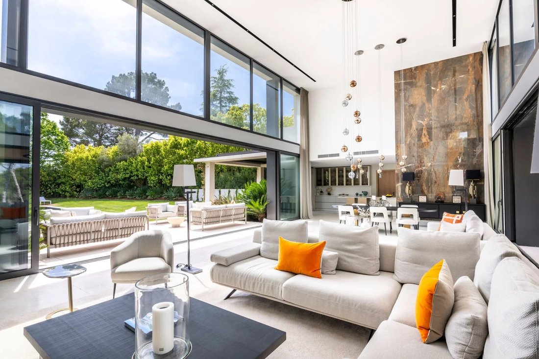 Villa in Mougins, Provence-Alpes-Côte d'Azur, France 3 - 14240413