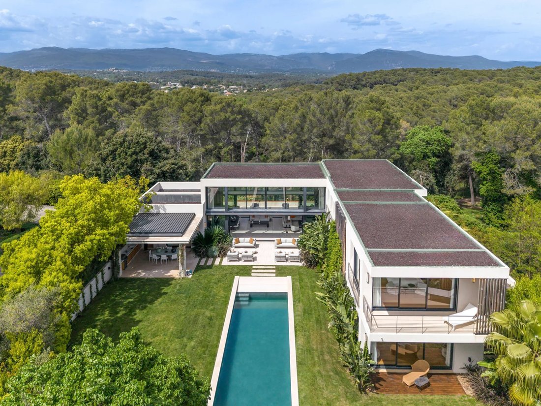 Villa in Mougins, Provence-Alpes-Côte d'Azur, France 1 - 14240413