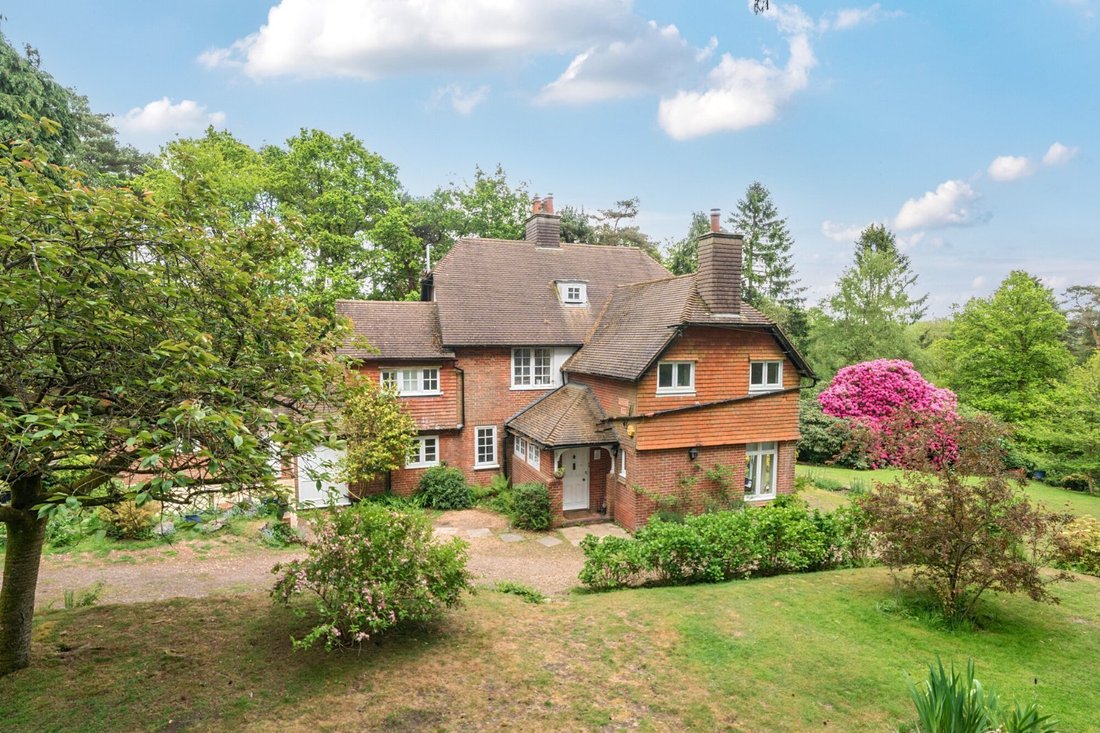 House in Hindhead, Grayshott, England 1 - 16720030