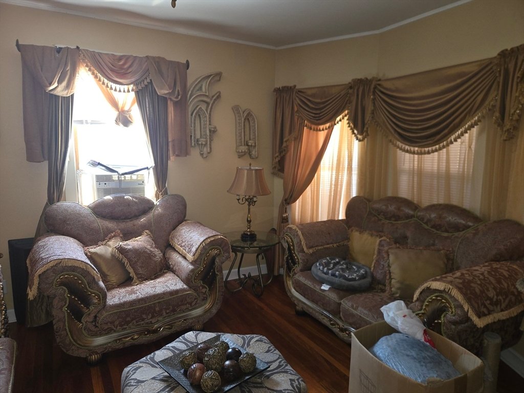 House in Everett, Massachusetts, United States 4 - 17977667