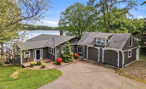 House in Negley, Ohio, United States 1