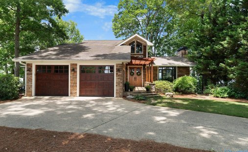 House in Centre, Alabama, United States 1