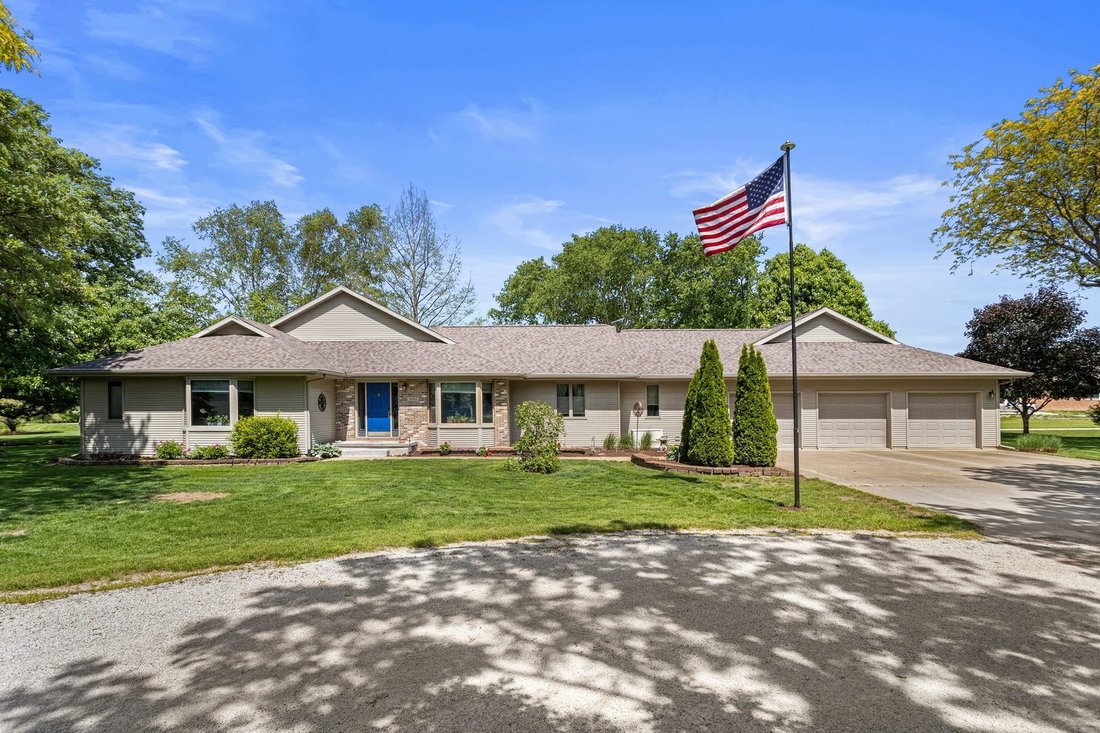House in Mahomet, Illinois, United States 1 - 17979864
